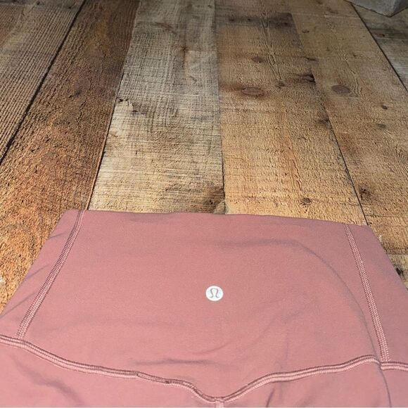 Lululemon
Nulu Craft Mesh Leggings size 6 - Picture 4 of 15